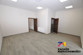 Do wynajęcia biuro 335 m2 przy hali magazynowej